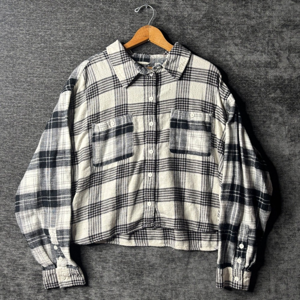 American Eagle Womens XL Plaid Flannel Shirt Black White Cropped Button Up Y2K